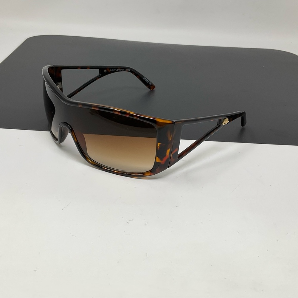 Jennifer Lopez women’s oversized shield sunglasses.  Rare htf